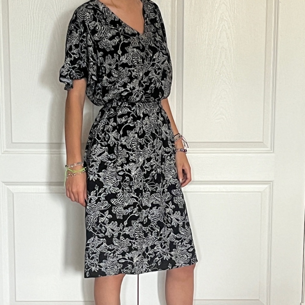 NEW Northern Reflections Black and white Floral pattern dress with pockets